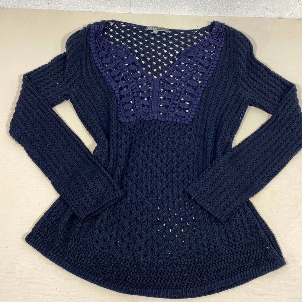 89th & Madison knitted navy v neck sweater​​​​​​​​​​​​​​​​